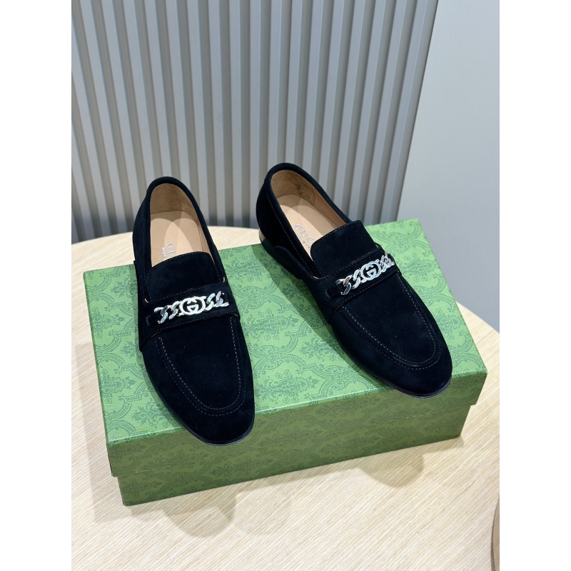 G*u*i leather shoes